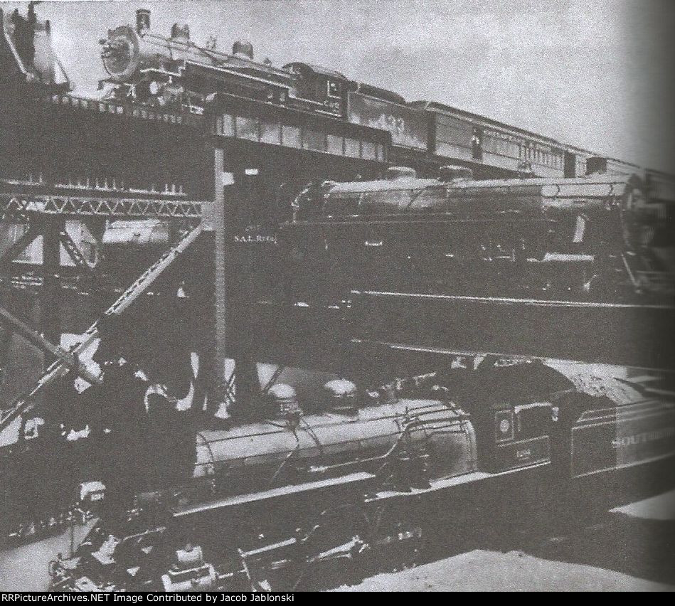 Three Bridges, Three Railroads